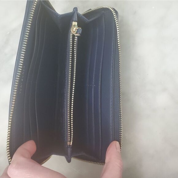 Tory Burch Savannah Quilted Leather ZIP AROUND wallet in Navy- NWT - Picture 7 of 10